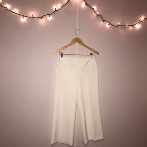 White House Black Market Cropped Trouser !!